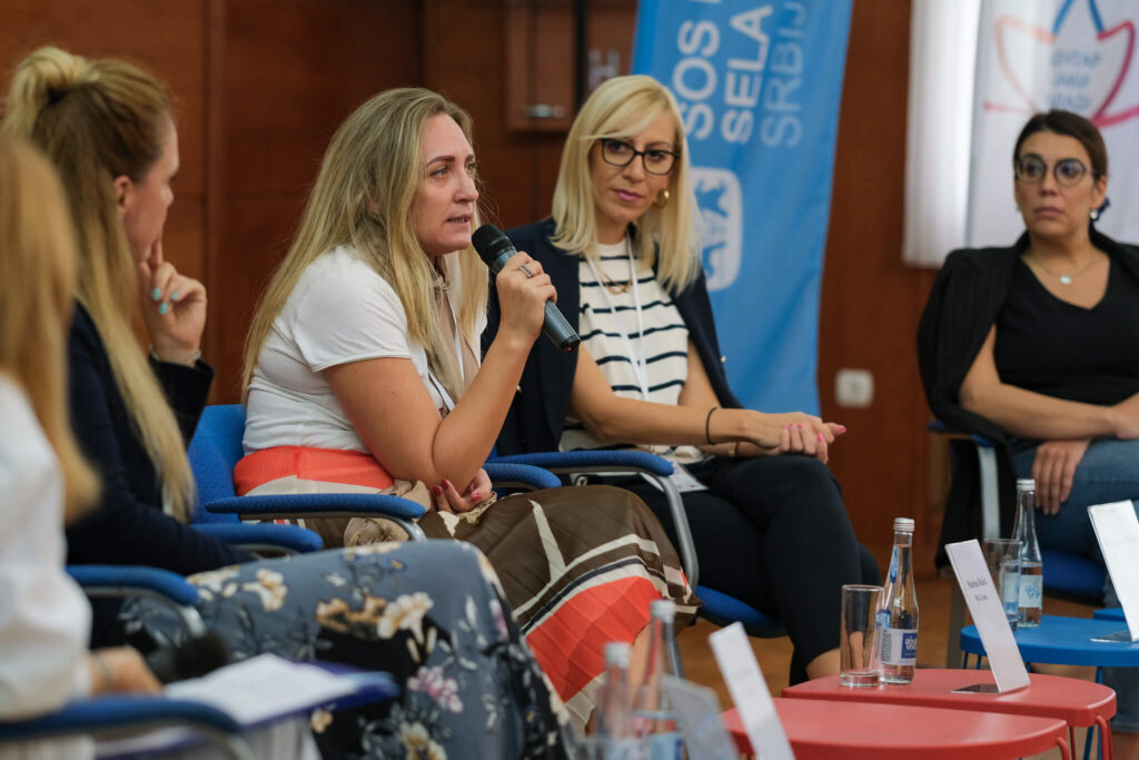 Direktorka ljudskih resursa MK Group, Marina Rakić, na Forumu mladih